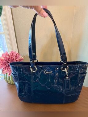 Coach Navy Patent Leather Signature Tote-GUC- 2011